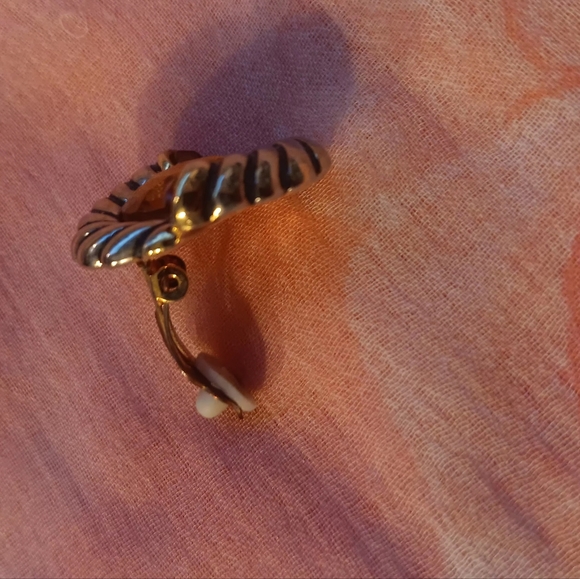 Vintage Gold/Yellow Clip ons - Picture 4 of 5